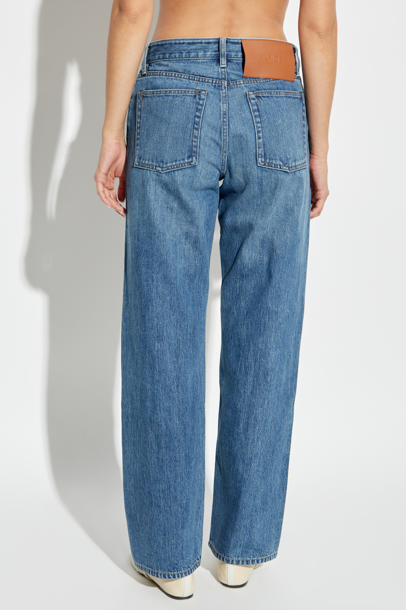 デニム・ジーパン JIL SANDER Women Denim Pants J40KA0241 J45259 445 CANARD BLU JIL SANDER+ Jeans with logo | Women's Clothing | Vitkac